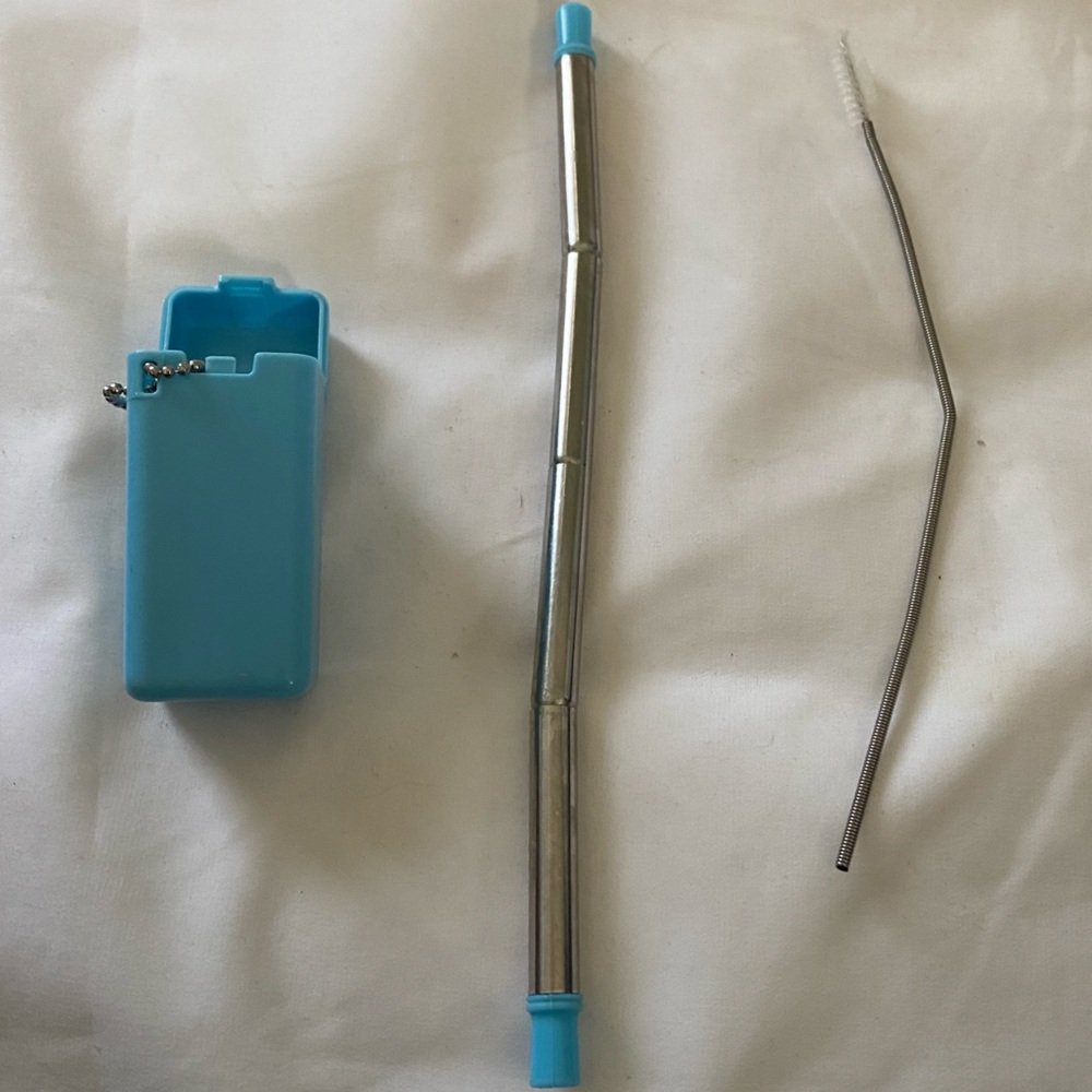 Collapsible straw keychain(free with any purchase)